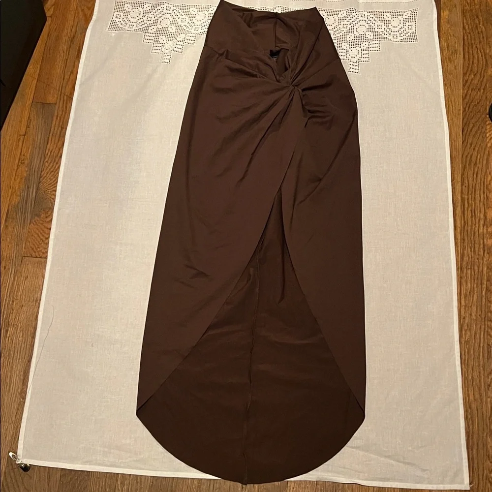 SKIMS Brown Twist Front Swim Sarong - Picture 1 of 3